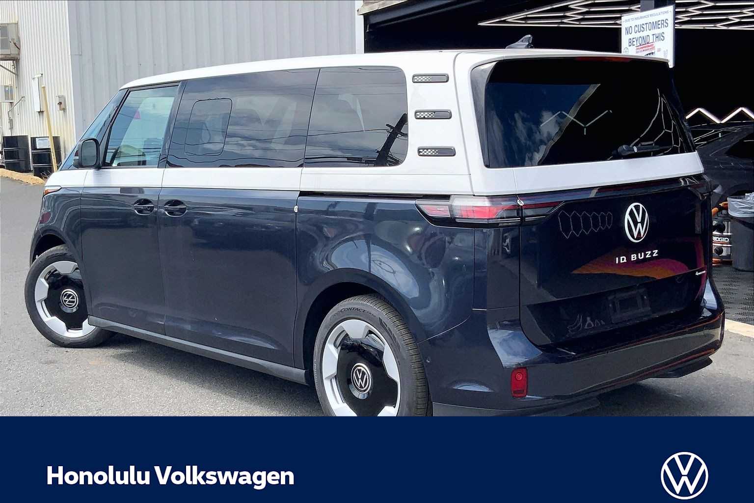 Thumbnail: 2025 Volkswagen ID.Buzz - 4