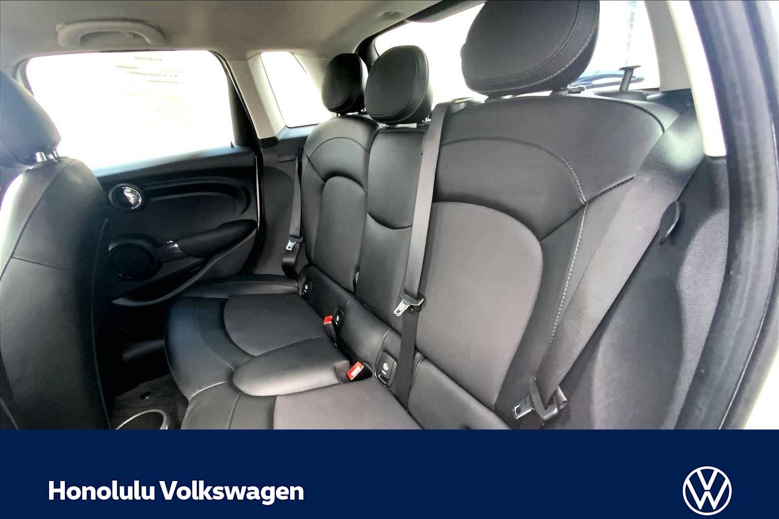 Thumbnail: 2017 MINI Cooper Hardtop - 27