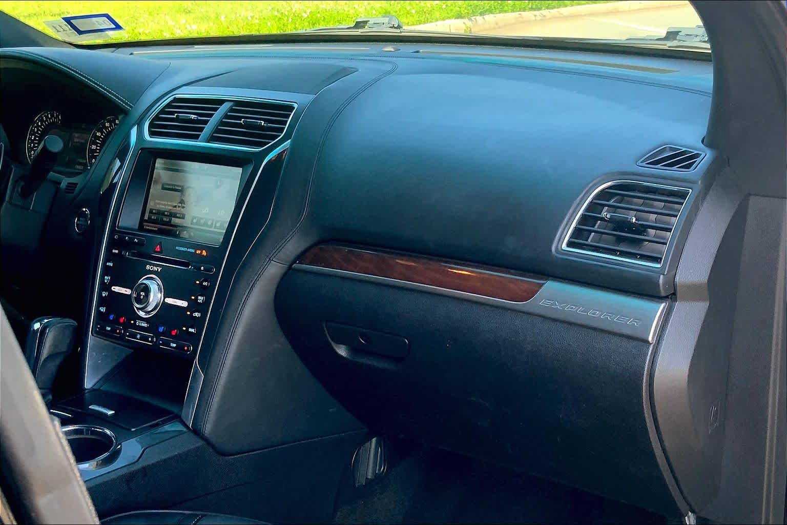 Thumbnail: 2016 Ford Explorer - 23