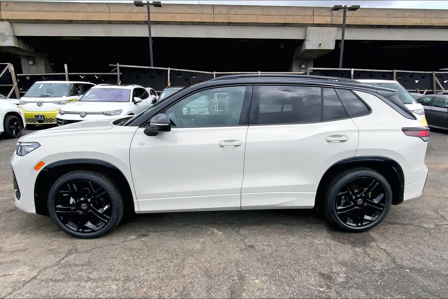 Thumbnail: 2026 Volkswagen Tiguan - 3