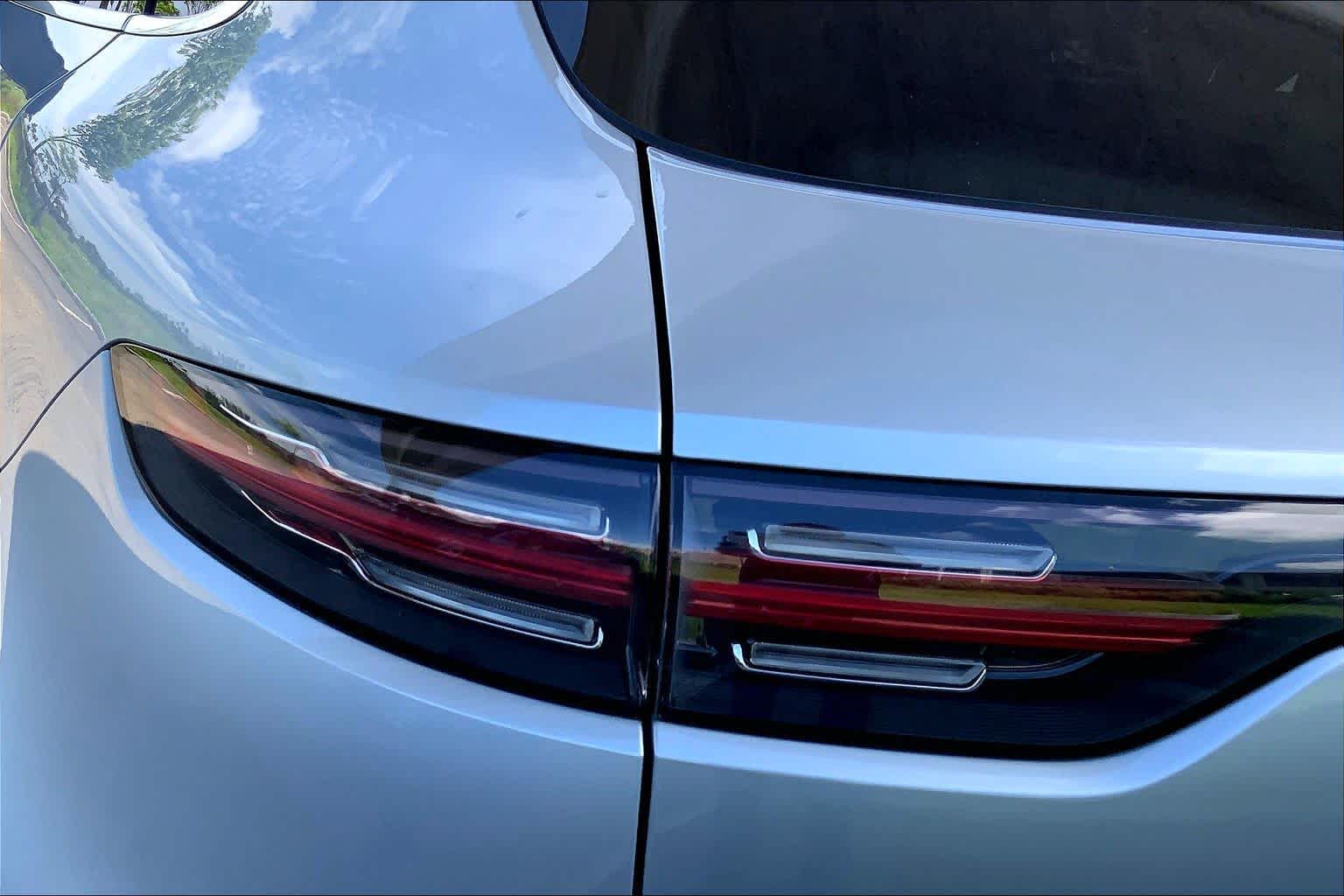 Thumbnail: 2020 Porsche Cayenne - 32