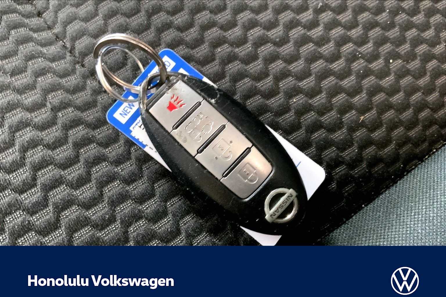 Thumbnail: 2013 Nissan Leaf - 17