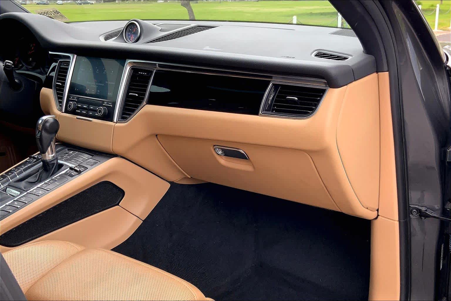 Thumbnail: 2018 Porsche Macan - 23