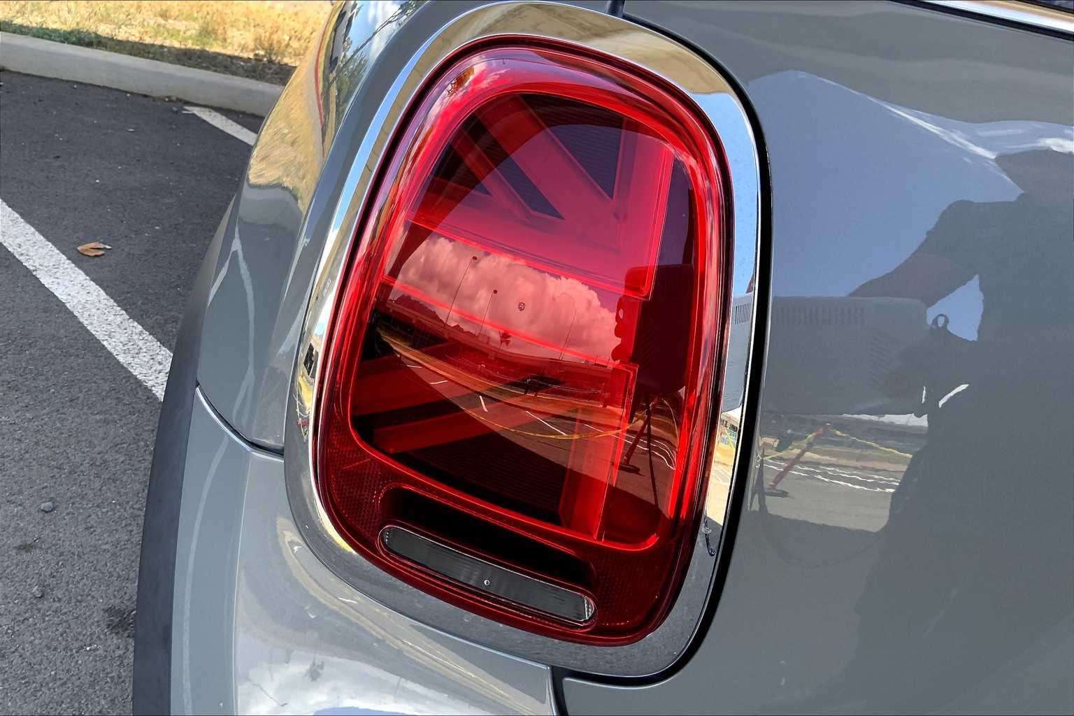 Thumbnail: 2022 MINI Cooper Hardtop - 30