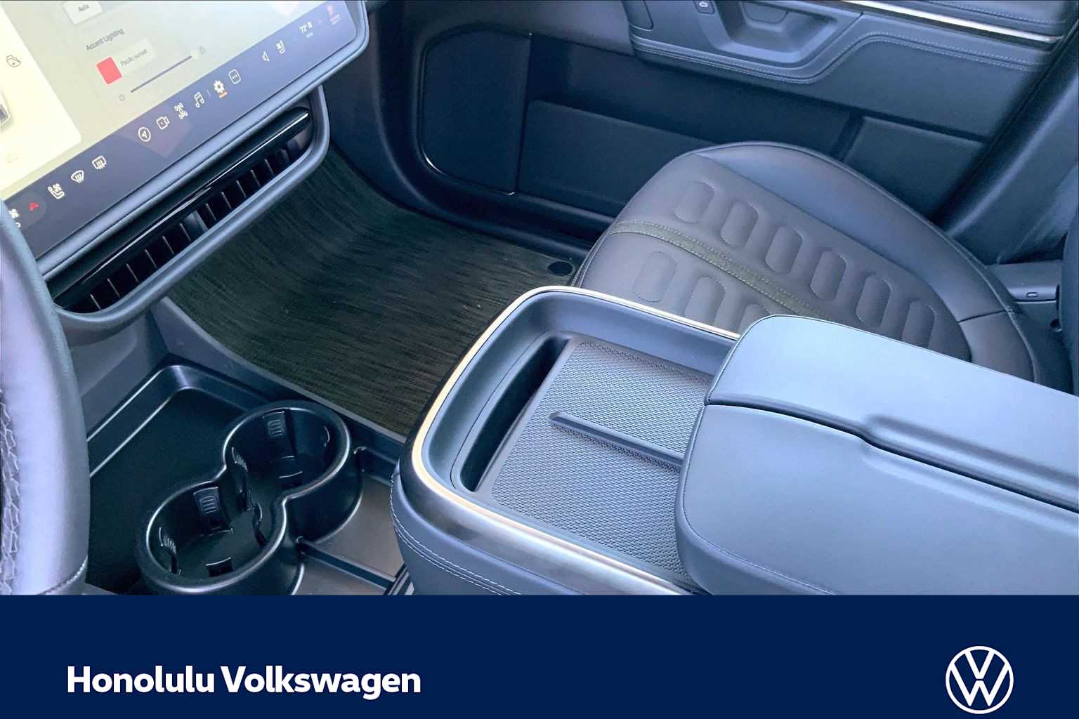 Thumbnail: 2026 Rivian R1T - 16