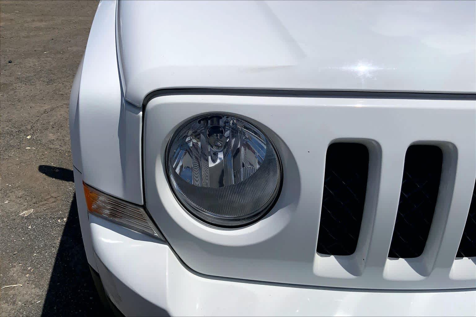 Thumbnail: 2012 Jeep Patriot - 31