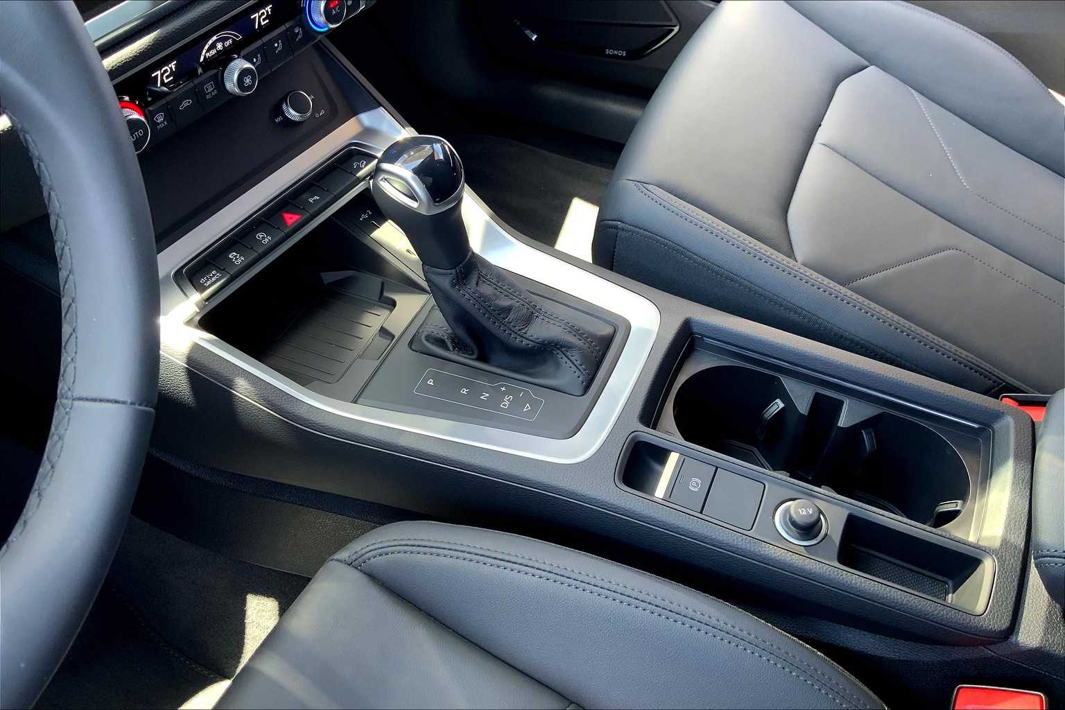 Thumbnail: 2024 Audi Q3 - 16