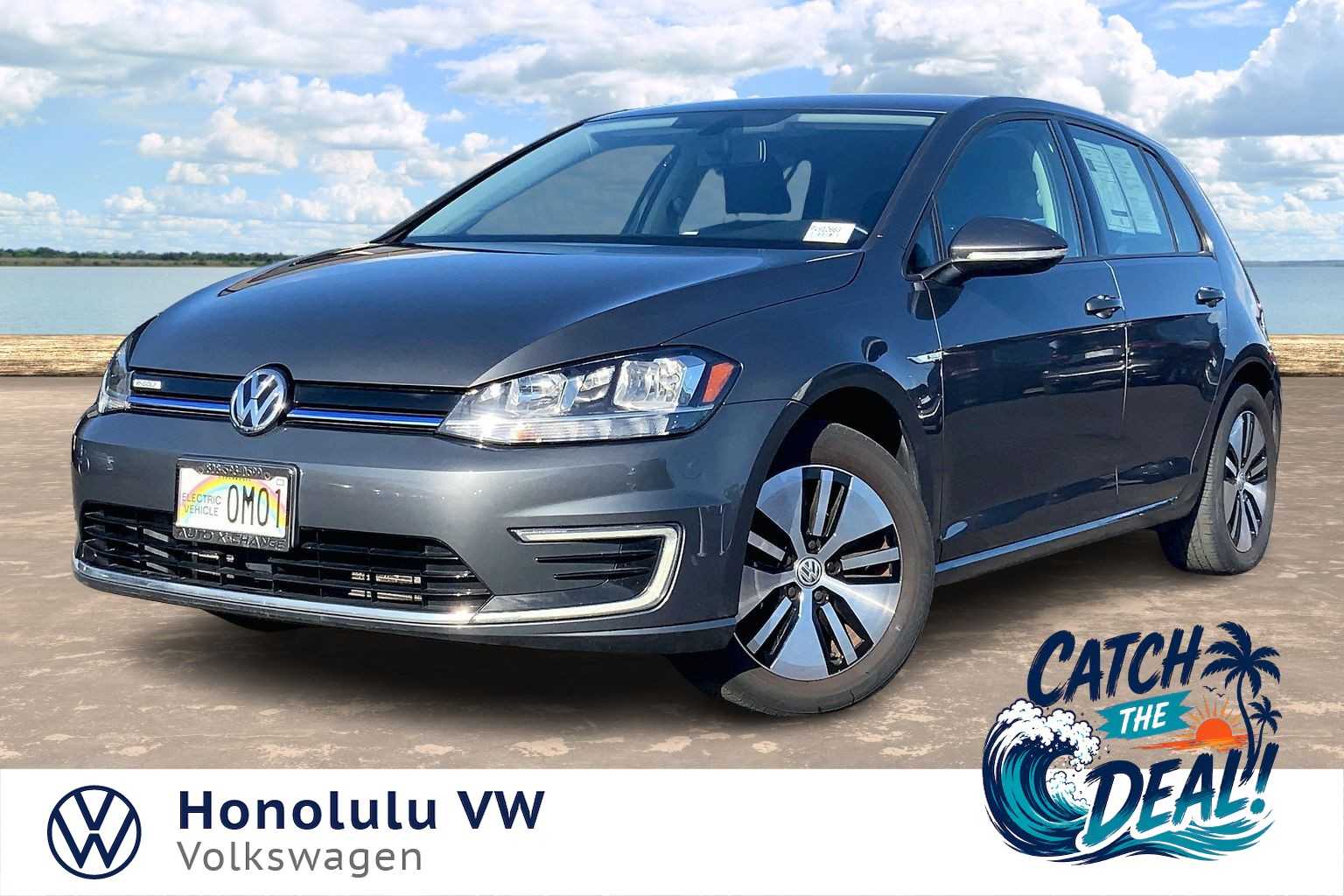 Used 2019 Volkswagen e-Golf e-Golf SE with VIN WVWKR7AU4KW910663 for sale in Honolulu, HI