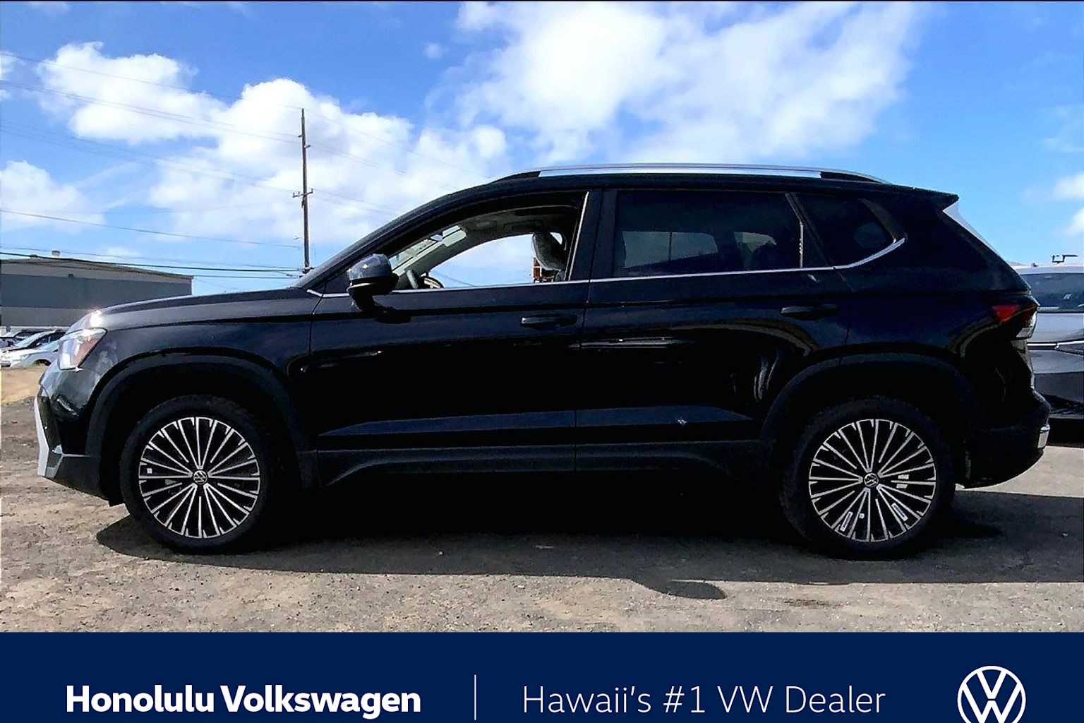 Thumbnail: 2025 Volkswagen Taos - 3