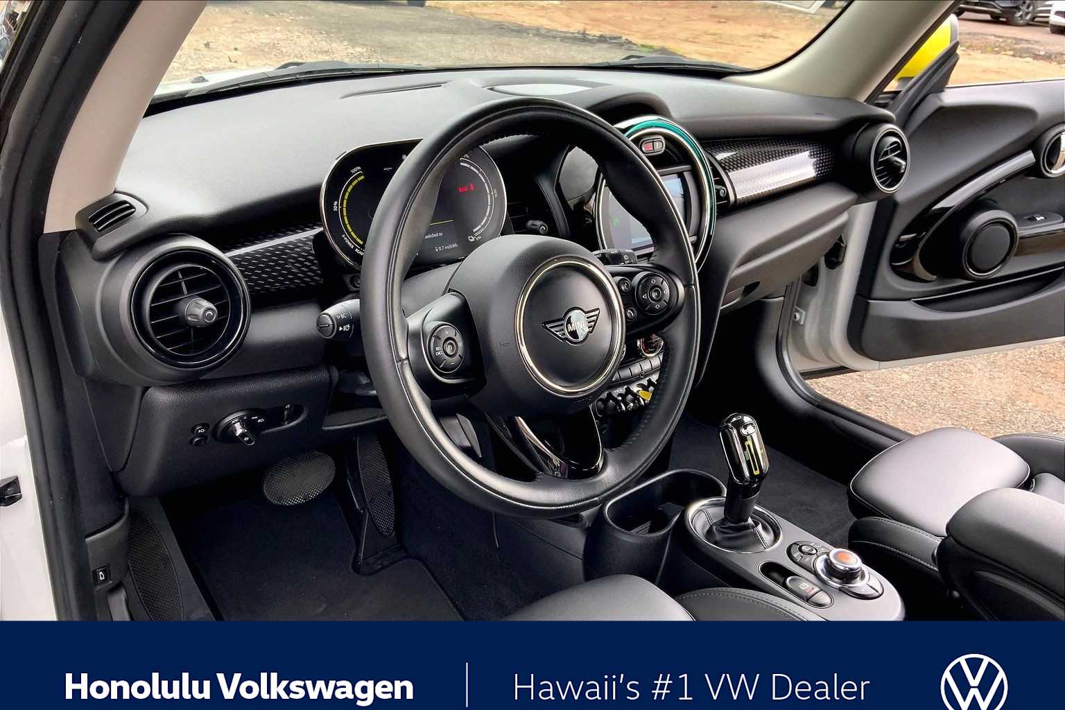 Used 2021 MINI Hardtop 2 Door SE with VIN WMWXP3C04M2N10639 for sale in Honolulu, HI