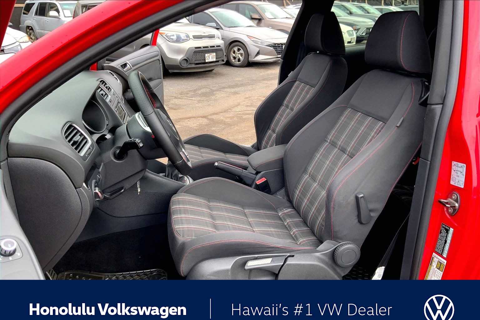 Thumbnail: 2011 Volkswagen Golf - 11