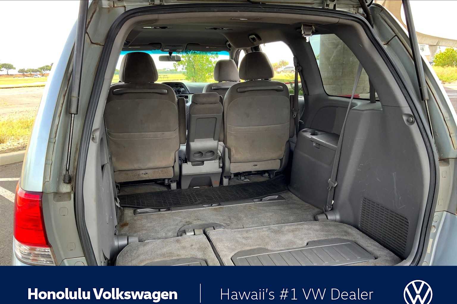 Thumbnail: 2010 Honda Odyssey - 17
