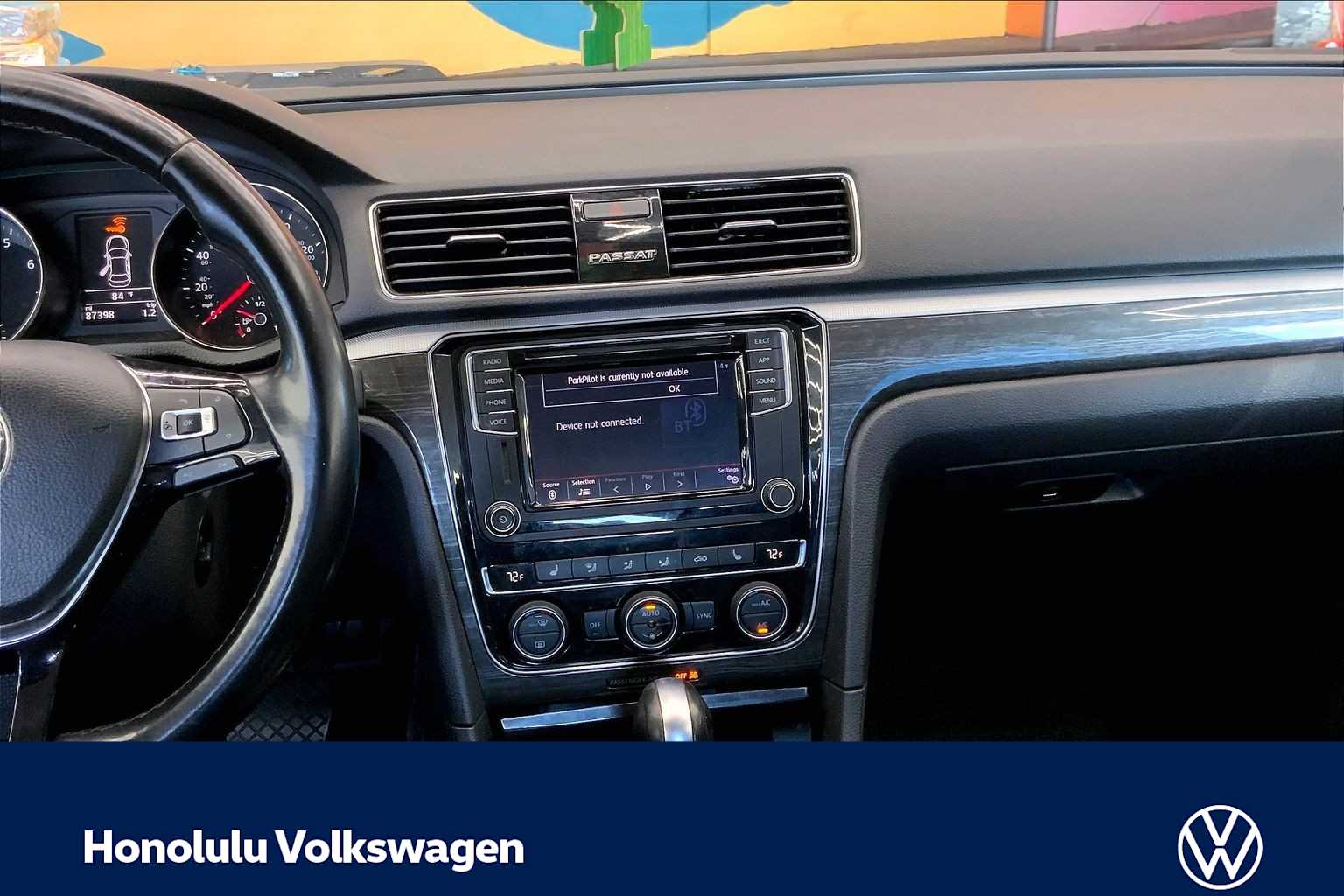 Thumbnail: 2018 Volkswagen Passat - 13