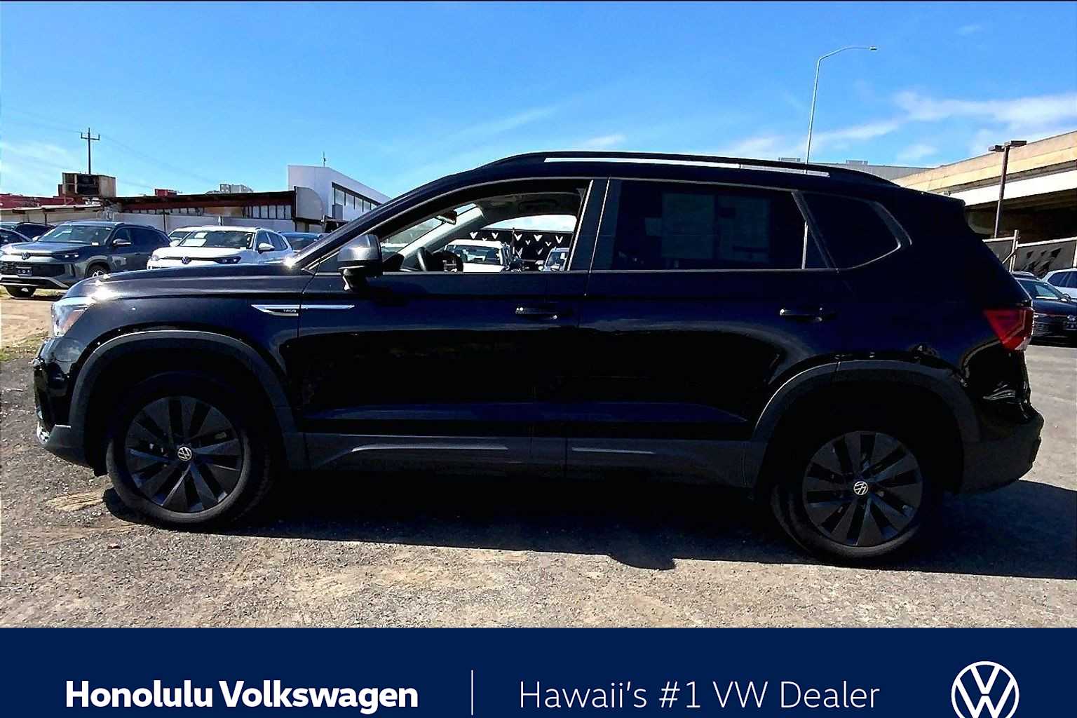 Thumbnail: 2022 Volkswagen Taos - 3