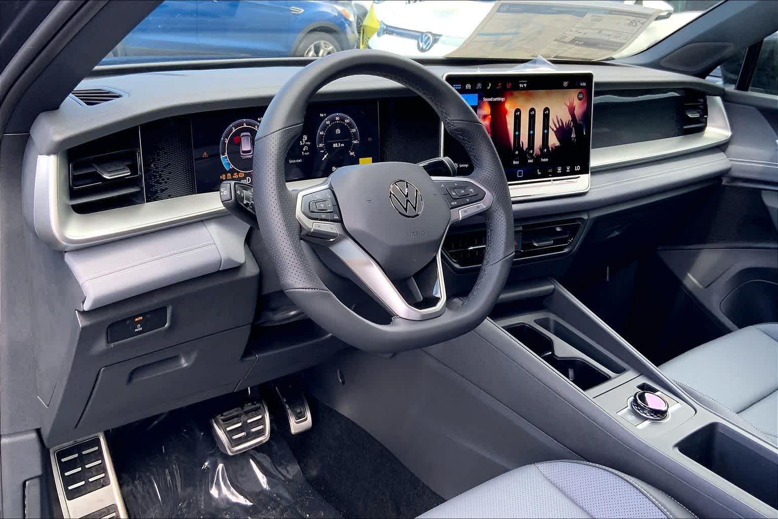 Thumbnail: 2026 Volkswagen Tiguan - 2