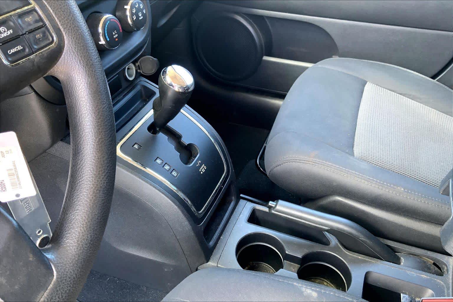Thumbnail: 2012 Jeep Patriot - 16