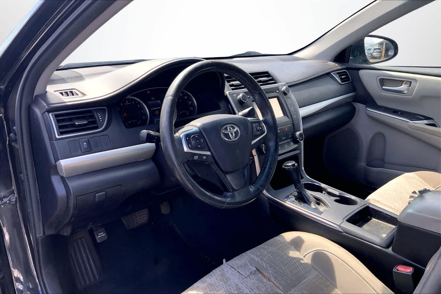 Used 2015 Toyota Camry SE with VIN 4T1BF1FK8FU489945 for sale in Honolulu, HI