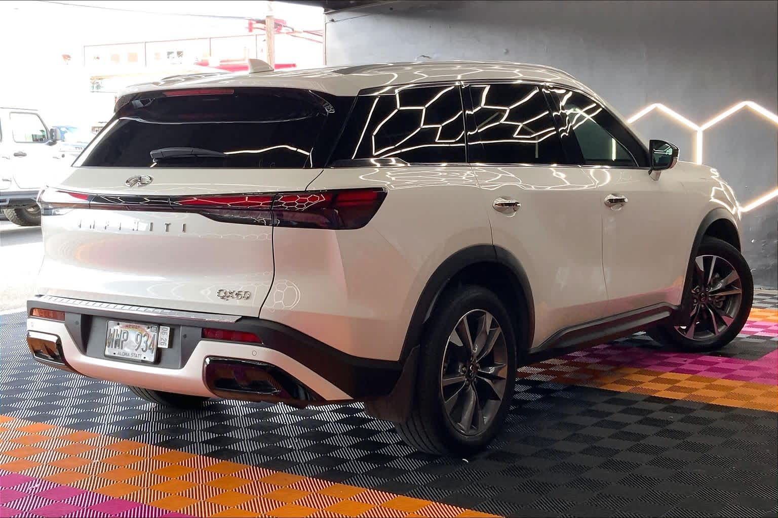 Thumbnail: 2023 INFINITI QX60 - 21