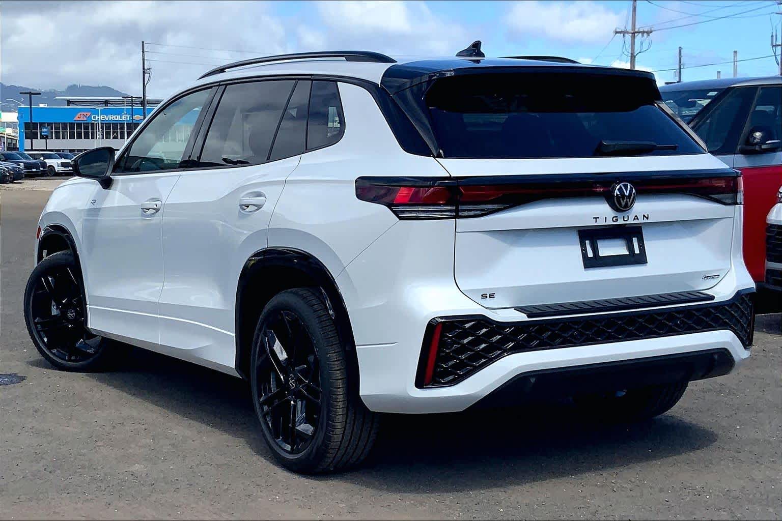 Thumbnail: 2026 Volkswagen Tiguan - 4