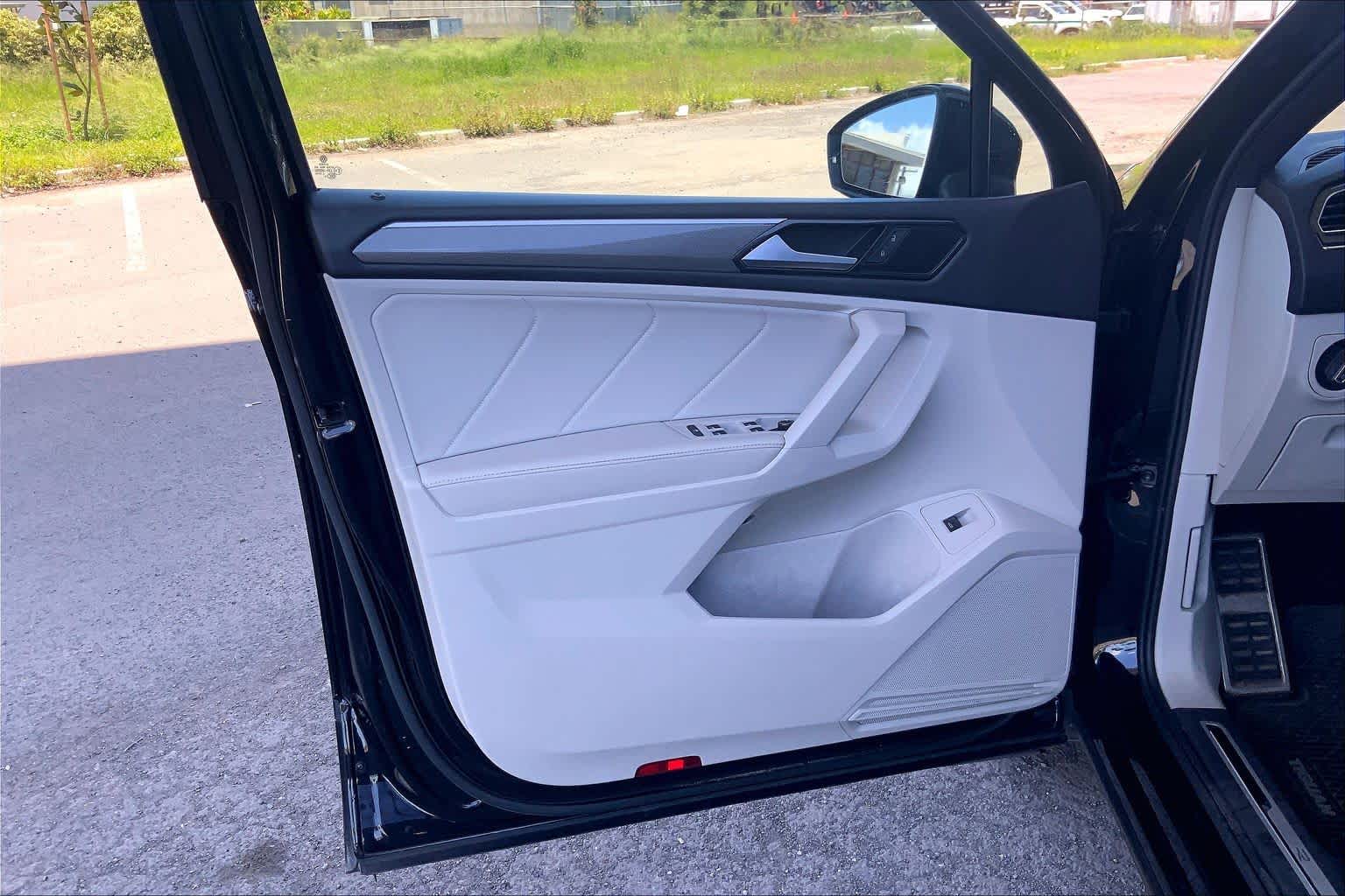 Thumbnail: 2022 Volkswagen Tiguan - 27