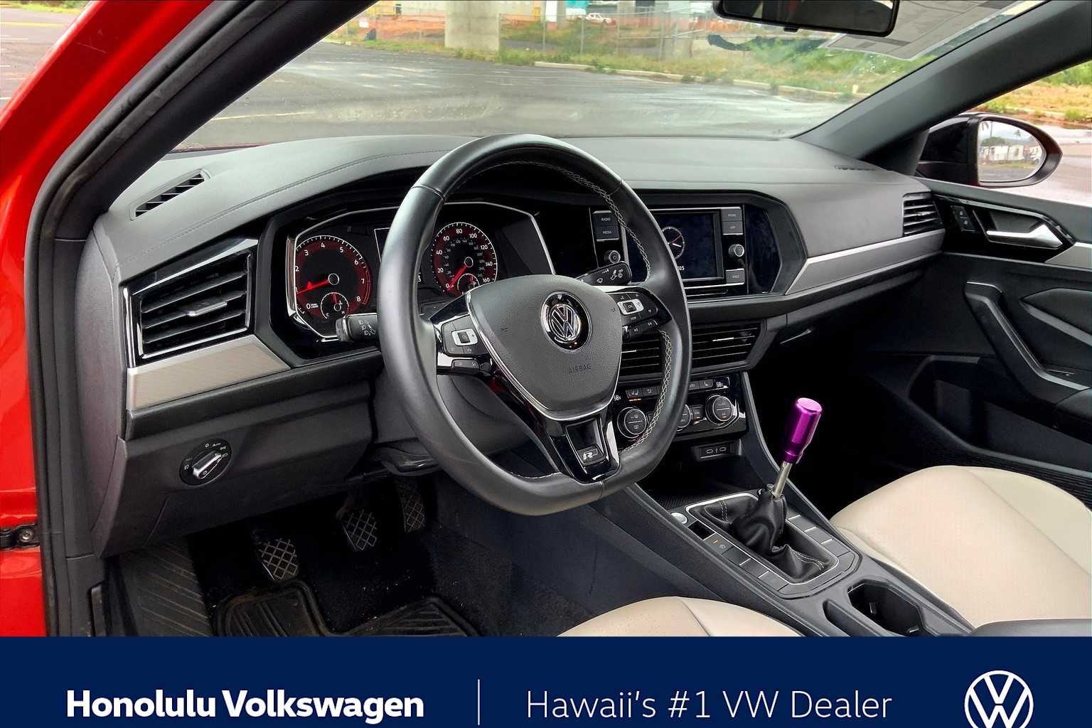 2021 Volkswagen Jetta 1.4T R-Line photo 2