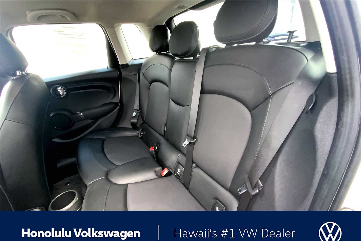 Thumbnail: 2017 MINI Cooper Hardtop - 27