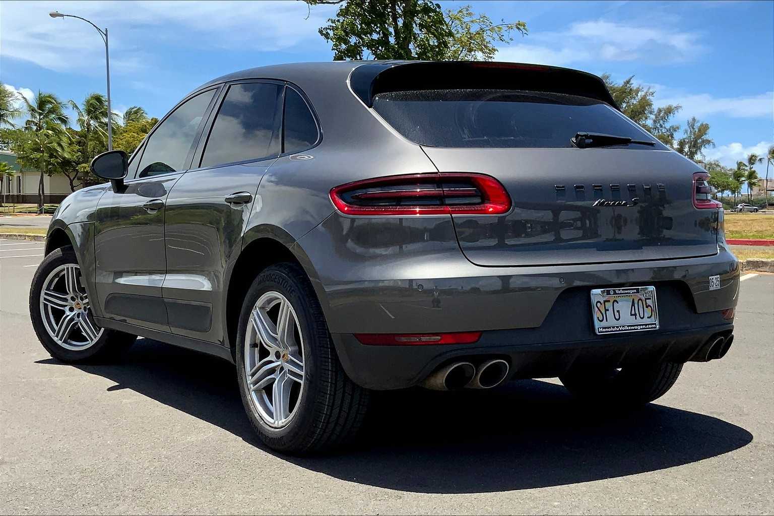 Thumbnail: 2015 Porsche Macan - 4