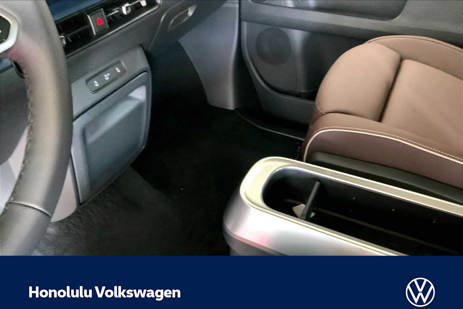 Thumbnail: 2025 Volkswagen ID.Buzz - 16