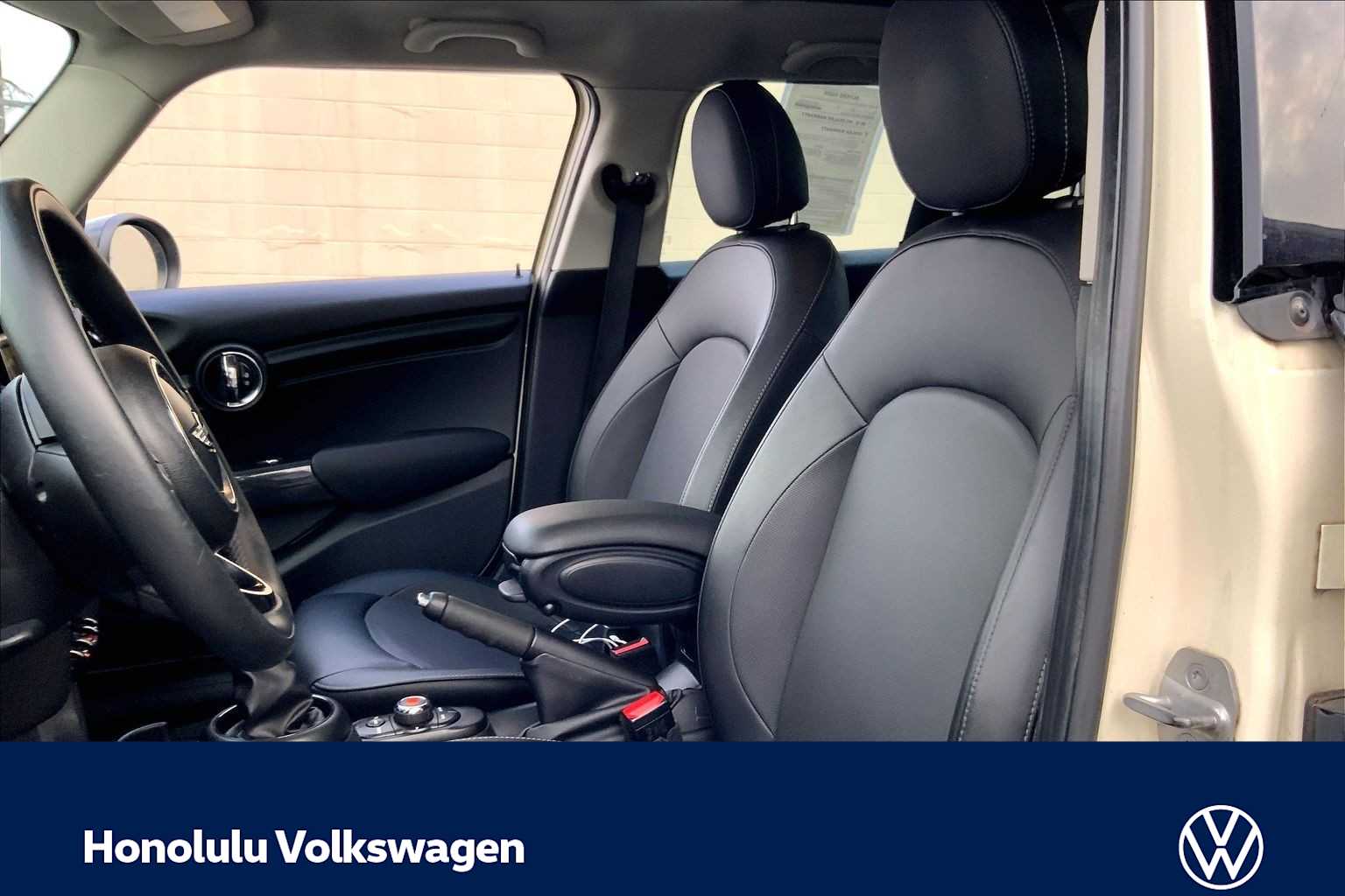 Thumbnail: 2017 MINI Cooper Hardtop - 10