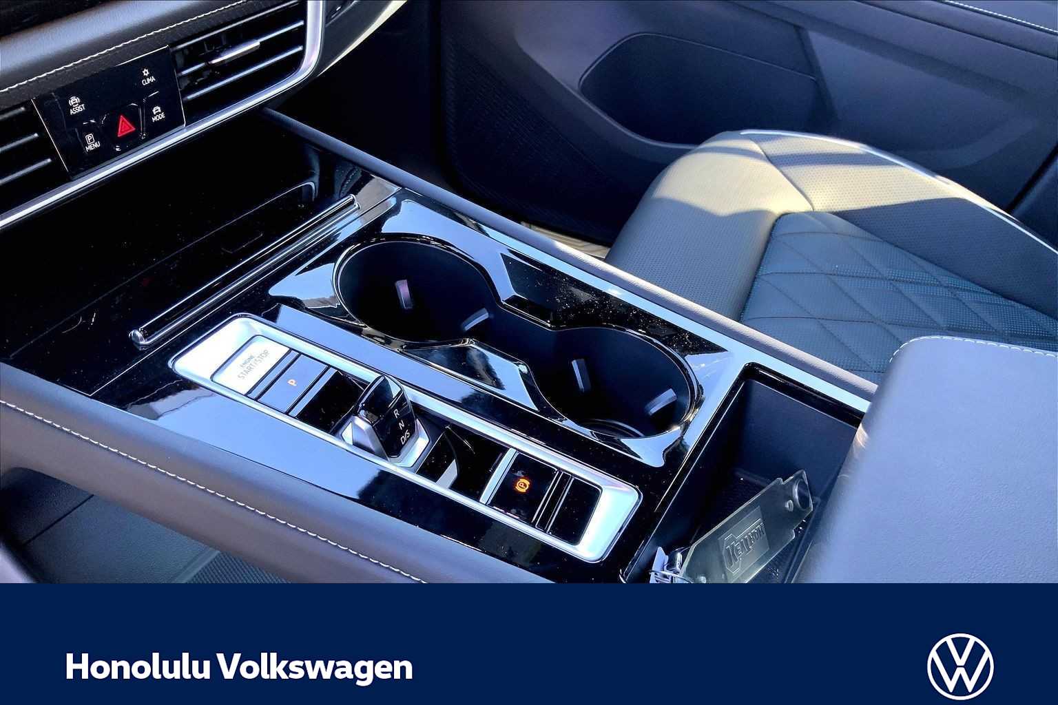 2025 Volkswagen Atlas Cross Sport SEL Premium R-LINE - Photo 17