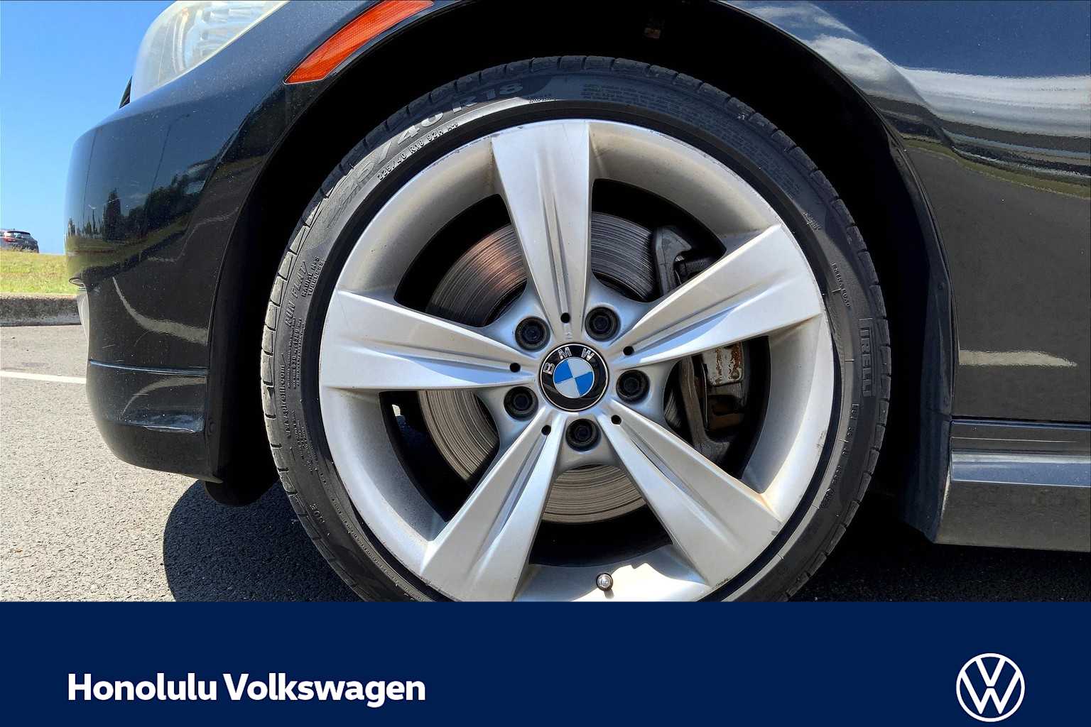 Thumbnail: 2011 BMW 3 Series - 8