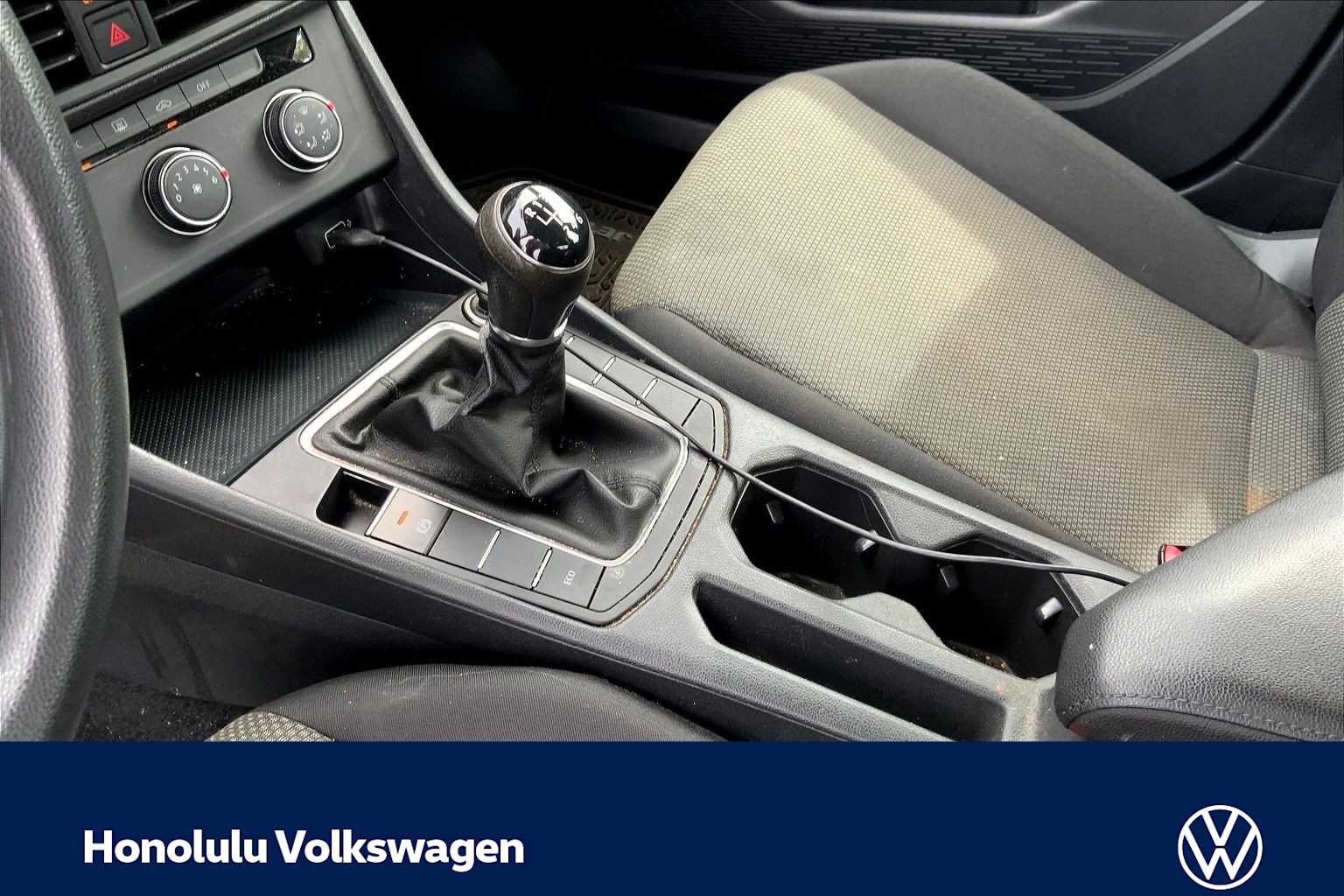 Thumbnail: 2019 Volkswagen Jetta - 16