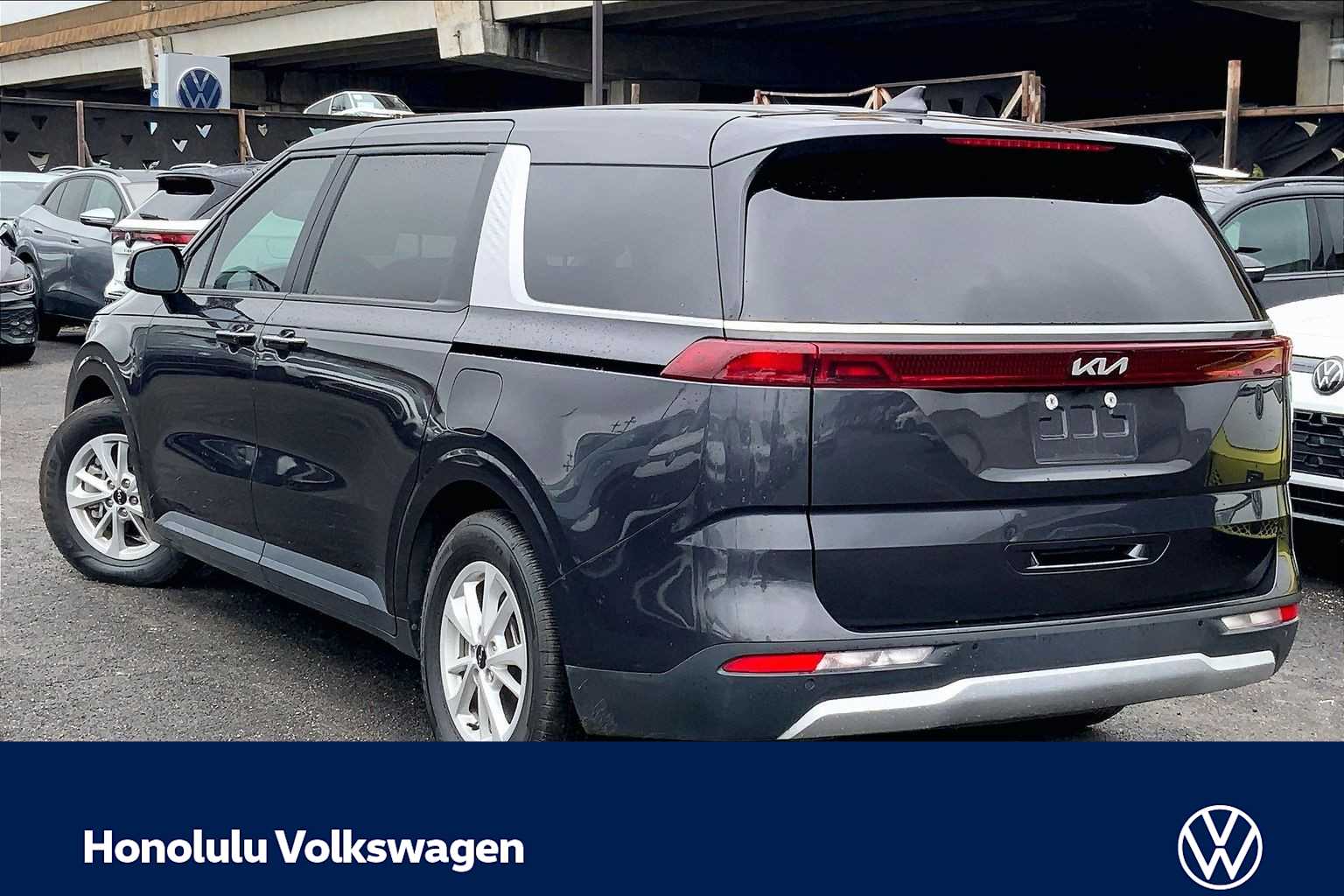 Thumbnail: 2023 Kia Carnival - 4