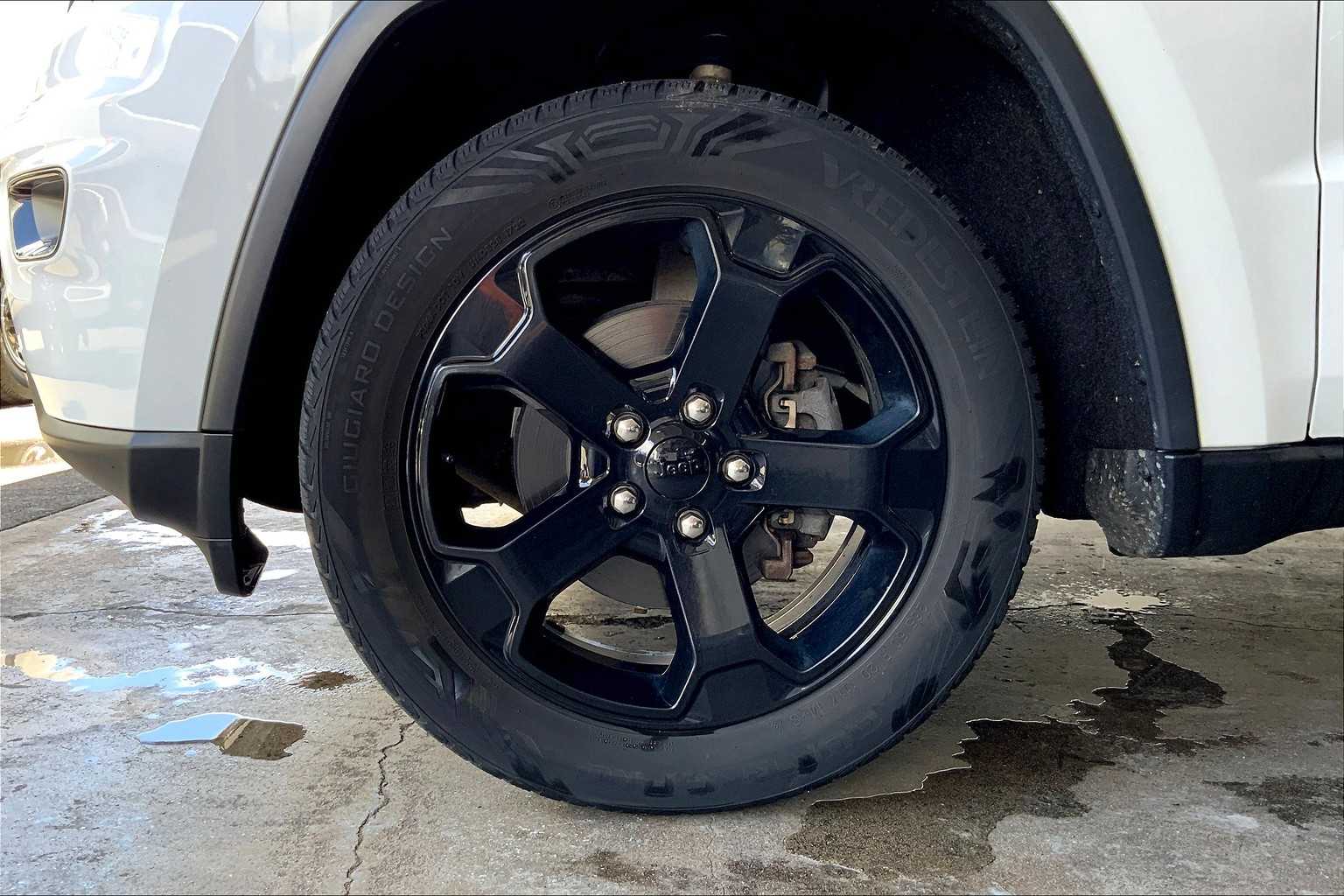 Thumbnail: 2019 Jeep Grand Cherokee - 8