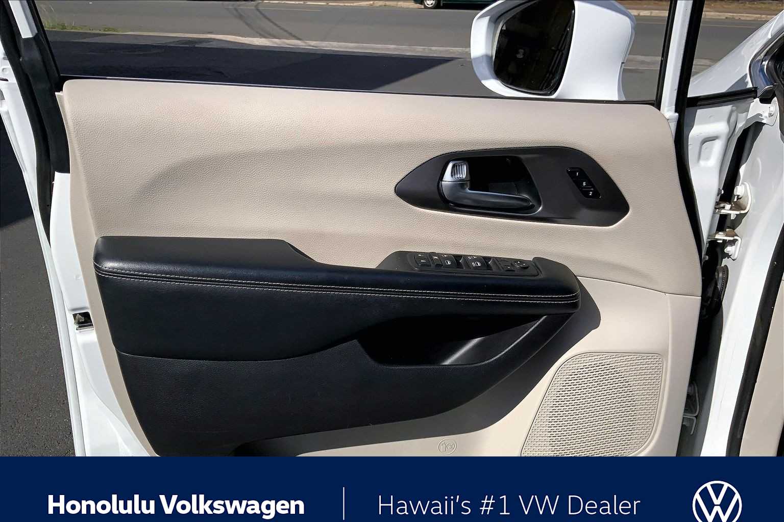 Thumbnail: 2022 Chrysler Pacifica - 26