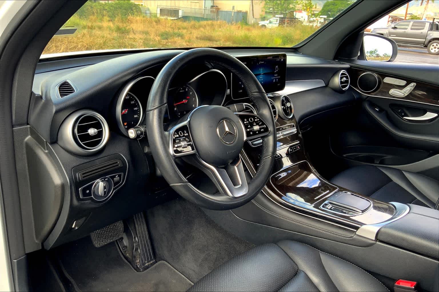 2020 Mercedes Benz GLC 300 photo 2