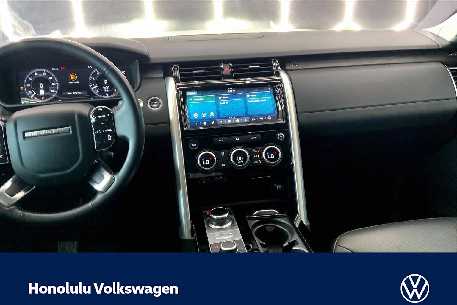 Thumbnail: 2020 Land Rover Discovery - 15