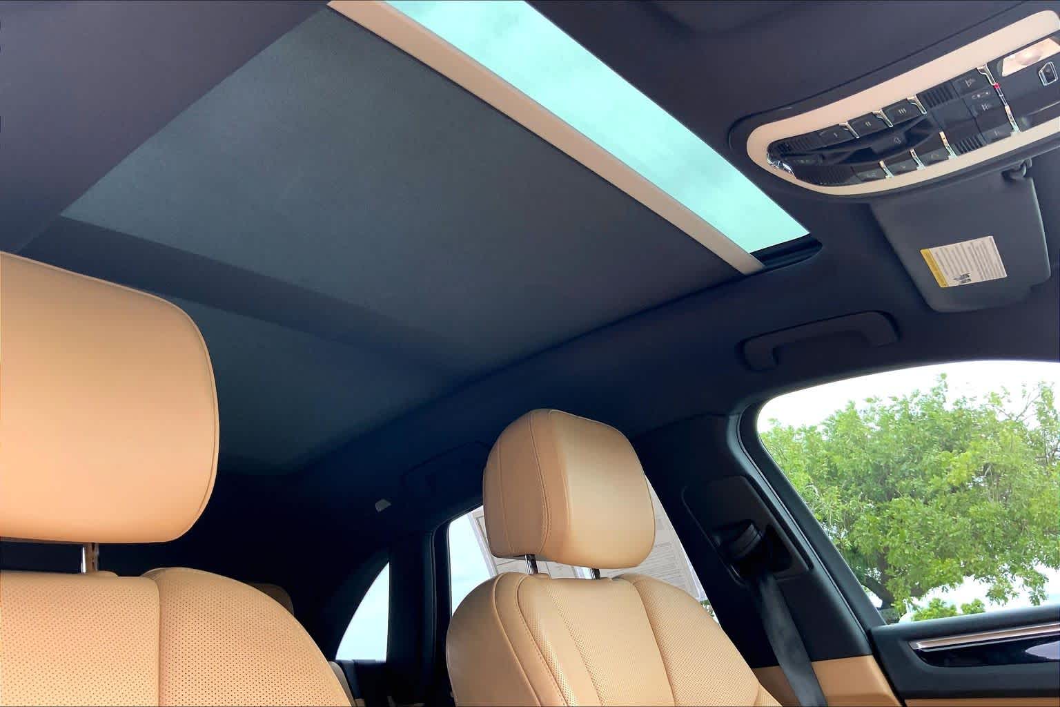 Thumbnail: 2018 Porsche Macan - 30