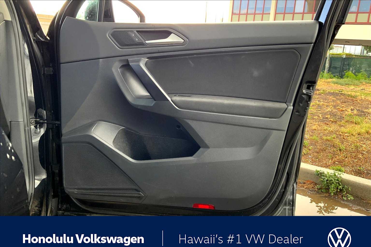 Thumbnail: 2021 Volkswagen Tiguan - 27