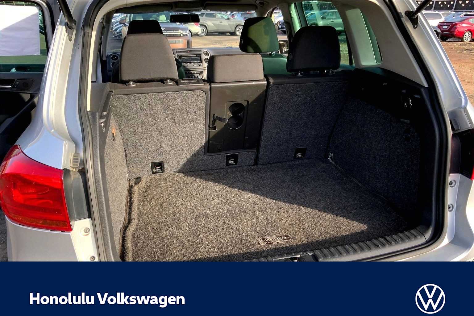 Thumbnail: 2013 Volkswagen Tiguan - 17