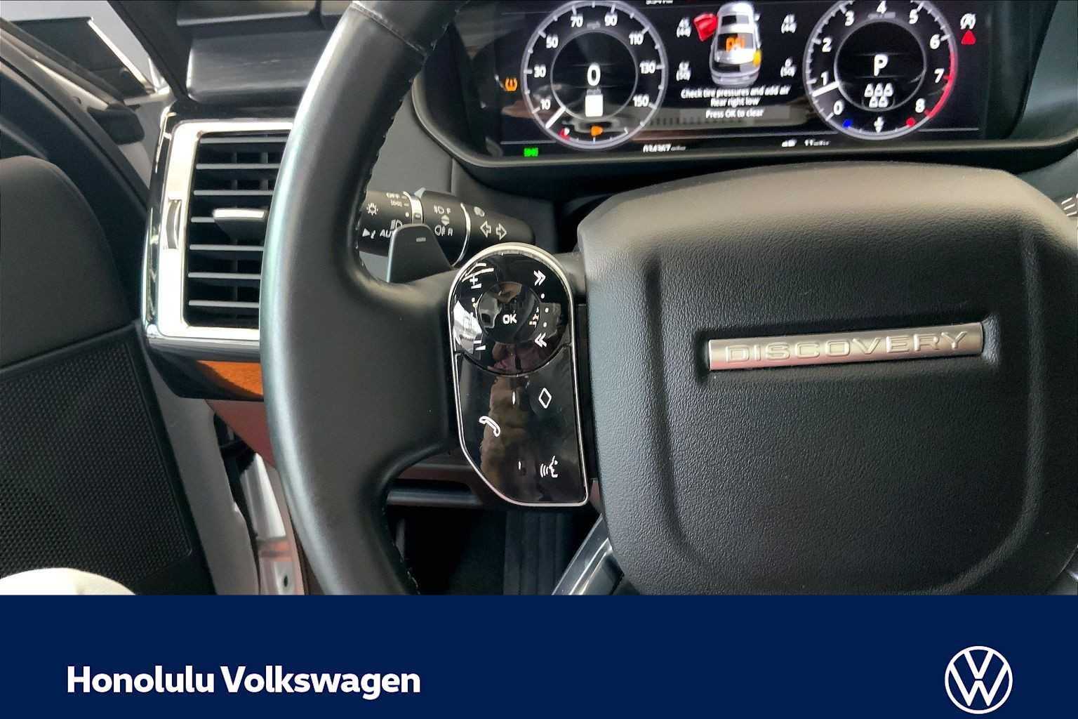 Thumbnail: 2020 Land Rover Discovery - 24