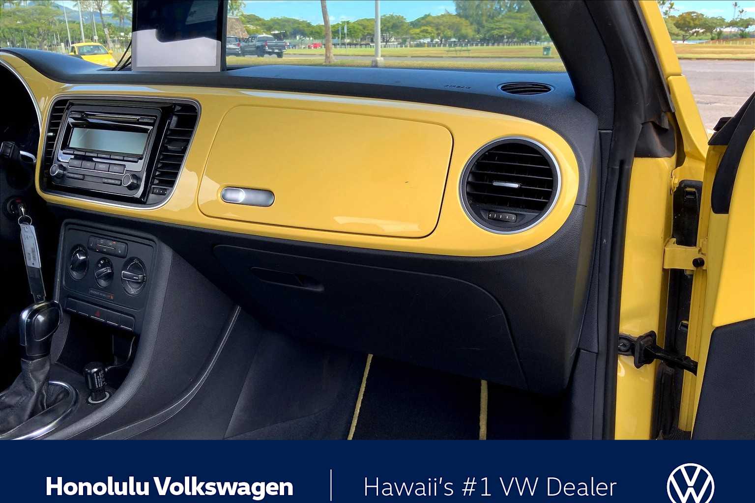 Thumbnail: 2013 Volkswagen Beetle - 20