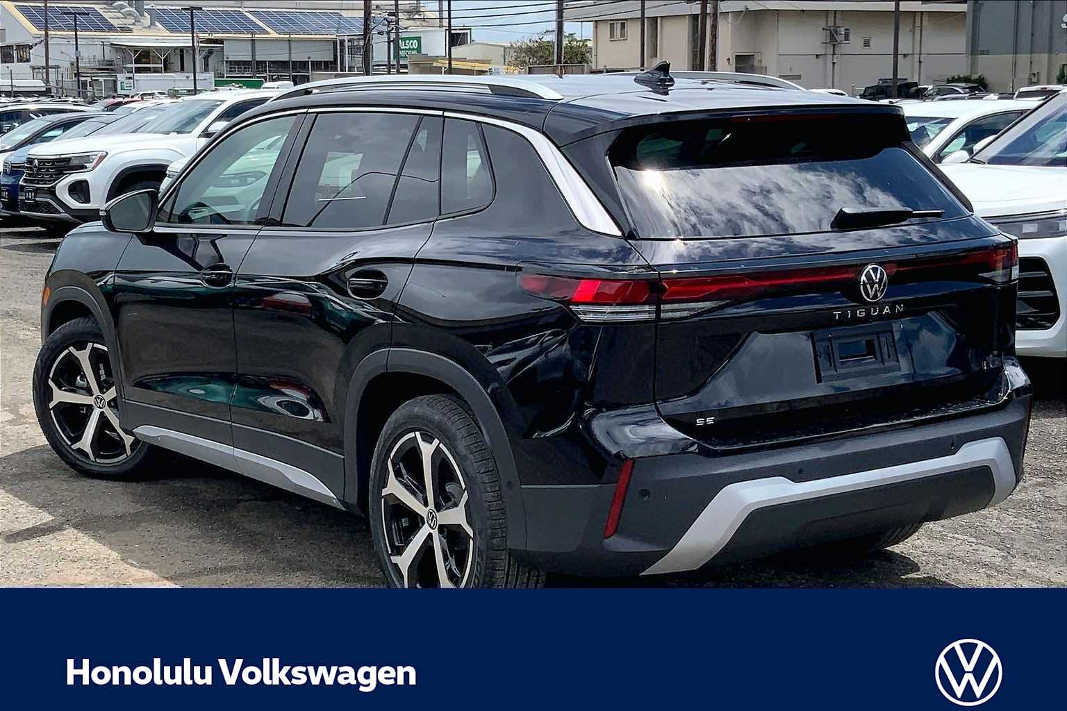 Thumbnail: 2026 Volkswagen Tiguan - 4