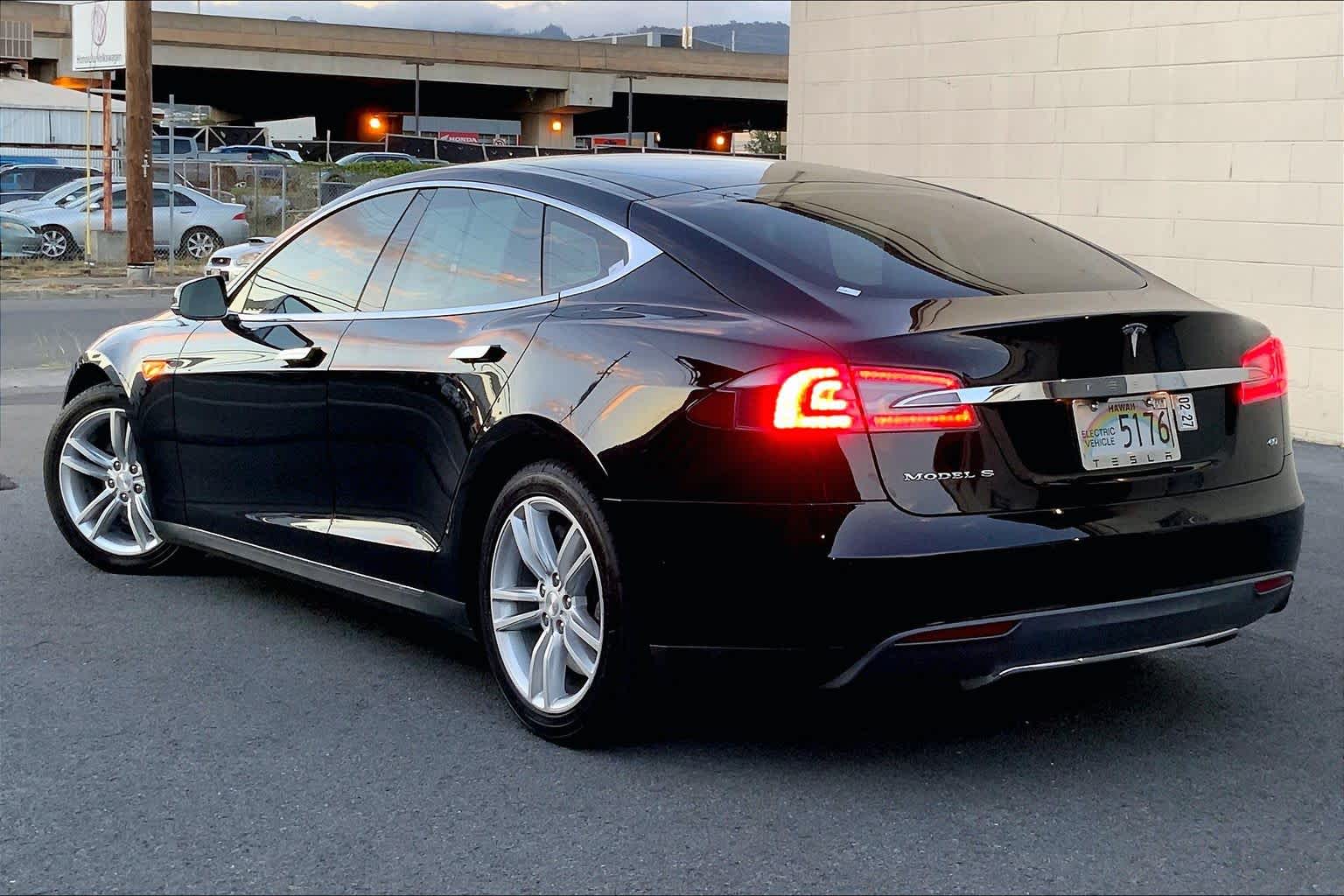 Thumbnail: 2015 Tesla Model S - 4