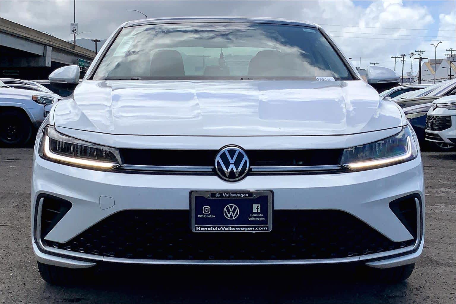 Thumbnail: 2017 Volkswagen Jetta - 6