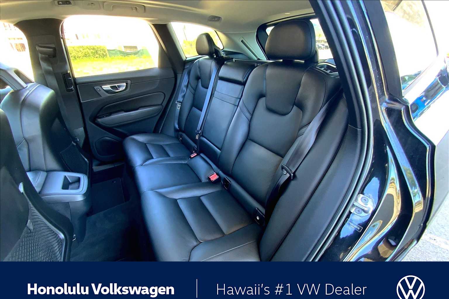 Thumbnail: 2018 Volvo XC60 - 28