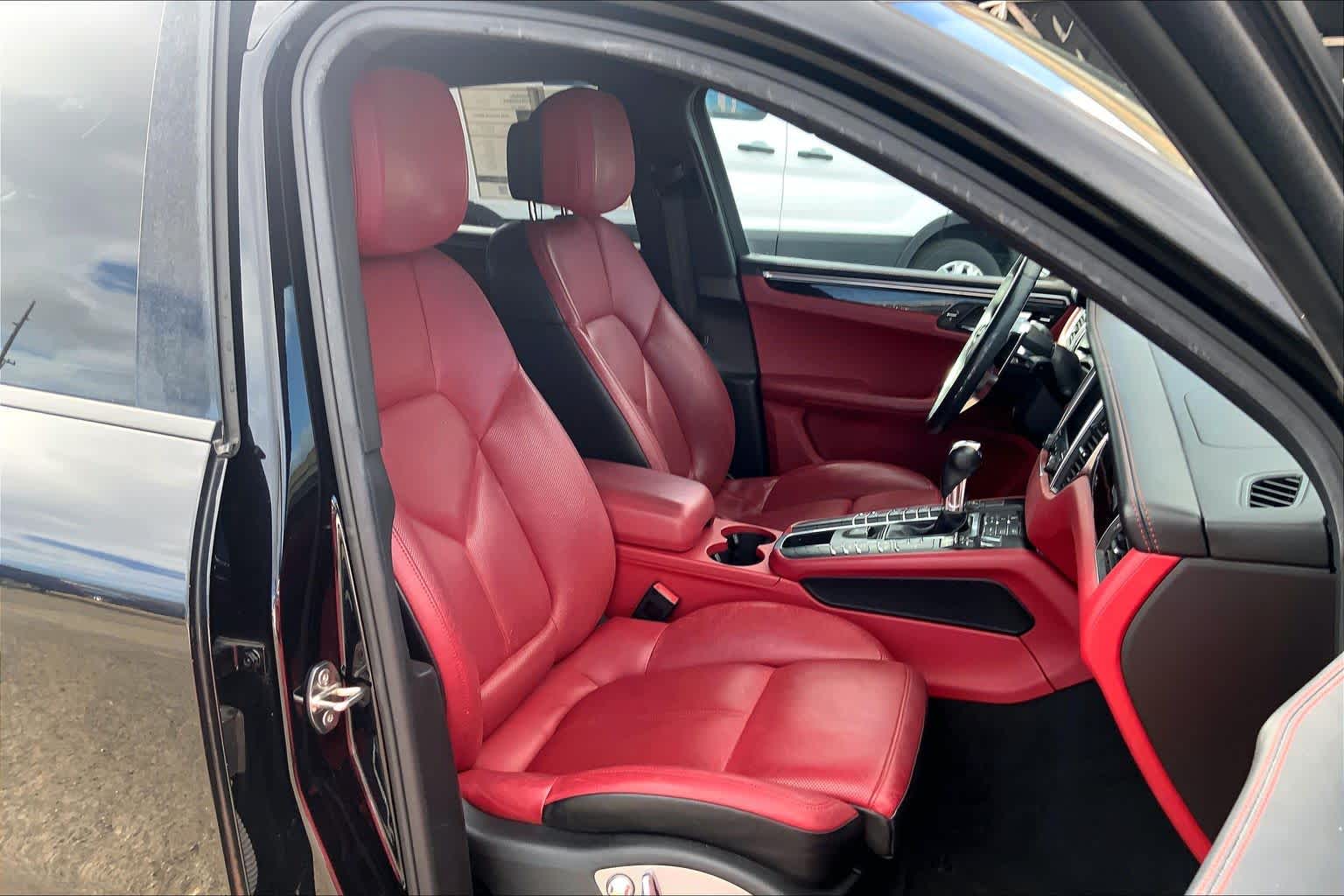 Thumbnail: 2018 Porsche Macan - 13