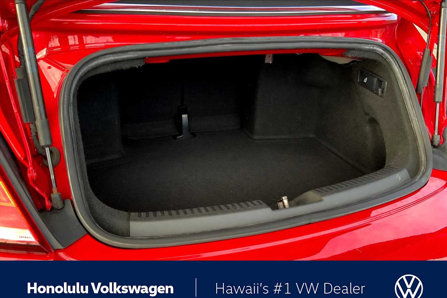 Thumbnail: 2017 Volkswagen Beetle - 16