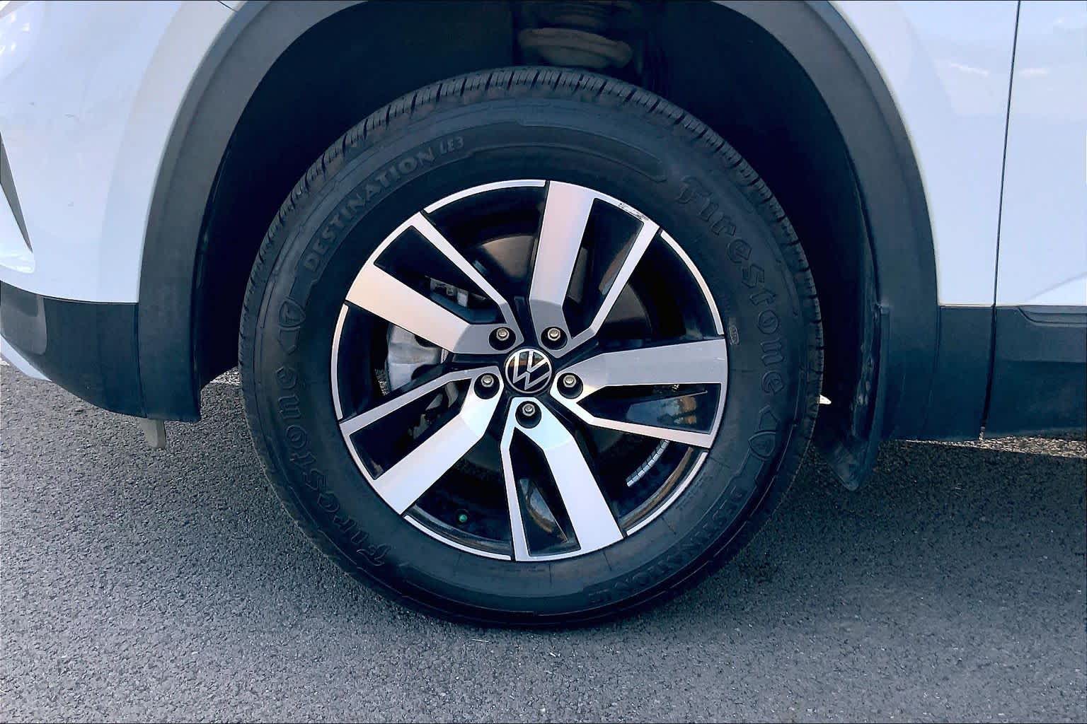 Thumbnail: 2022 Volkswagen Atlas - 8