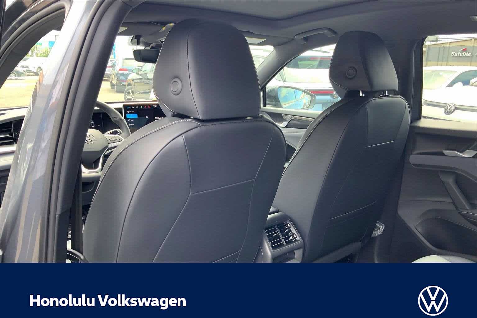 Thumbnail: 2026 Volkswagen Tiguan - 12
